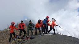 Setelah 8 Hari Pencarian, Pendaki Gunung Rinjani yang Jatuh ke Jurang Ditemukan Meninggal