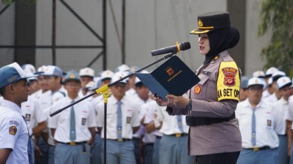 Perwira Polres Tasikmalaya Kota dan Para Kapolsek Serentak Jadi Pembina Upacara di Sekolah, Ada Apa?