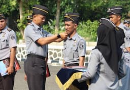 Dedikasi dan Prestasi telah Dicapai,  4 Pegawai Lapas Cilegon Terima Kenaikan Pangkat