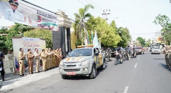 Kirab Pataka Jer Basuki Mawa Beya Berangkat dari Lamongan ke Gresik