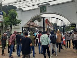 Terkait Lahan Sport Center, Kejati Banten Digeruduk Aliansi Mahasiswa