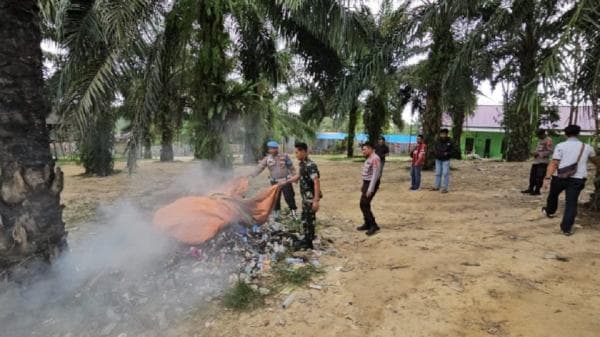 Viral Video Puluhan Orang Berjudi, Polres Kukar Musnahkan Arena Sabung Ayam di Samboja