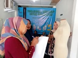 Yayasan Kreasi Tuli Latih Difabel Teknik Menjahit