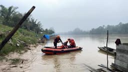 Basarnas Pekanbaru Lakukan Pencarian Pria 60 Tahun yang Tenggelam di Sungai Kampar