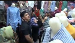 Kaesang Blusukan di Pasar Purwodadi Beli 2 Stel Pakaian Anak Perempuan Diserbu Ratusan Emak-Emak