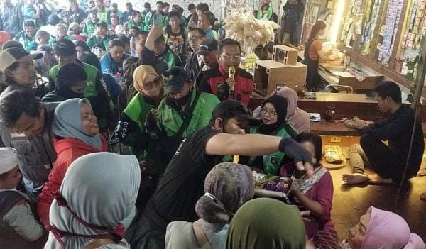 Tanggal Cantik 1010, 250 Ojol Surabaya Raya Terima Bantuan Beras 5 Kg