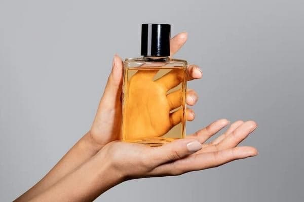 3 Rekomendasi Parfum Pria Terbaik Wangi Tahan Lama dan Disukai Wanita, Tampil Lebih Memikat