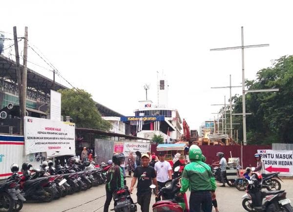 Pengalihan Arus di Depan Stasiun Kereta Api Medan, Penumpang Diimbau Tiba Lebih Awal