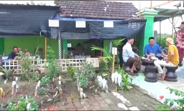 Ada Makam Unik di Ponorogo, Sediakan Tempat Nongkrong hingga Bisa Ngopi