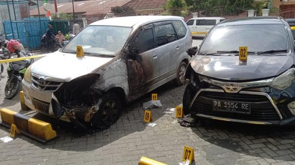 Kantor Media di Jayapura Papua Dilempari Bom, 2 Mobil Terbakar