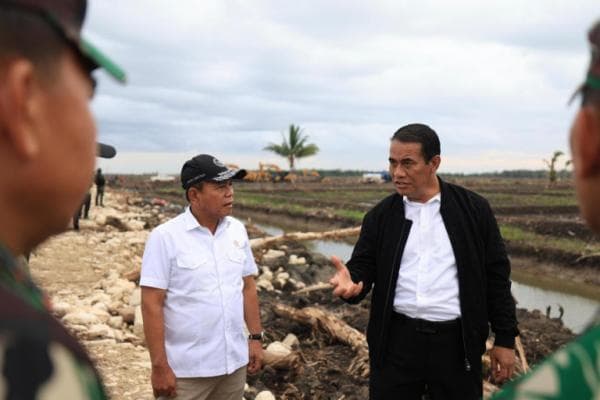 Wamenhan Dampingi Mentan Tinjau Lokasi Lahan Pengembangan Food Estate di Kampung Wanam, Merauke