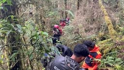 Tim SAR Gabungan Evakuasi Pendaki yang Alami Trouble di Jalur Pendakian Gunung Gandang Dewata