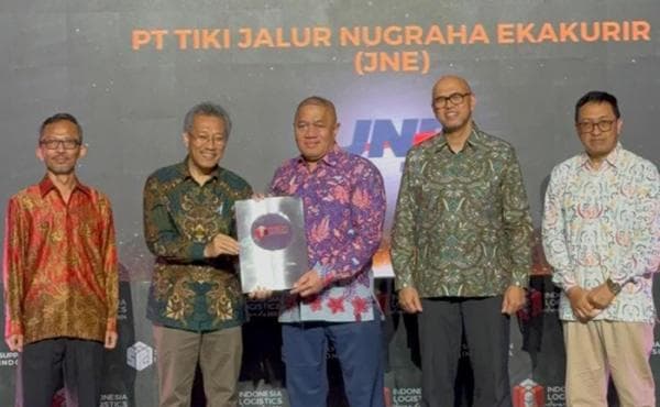 JNE Perkuat Posisi di Industri Logistik dengan Penghargaan Courier of The Year