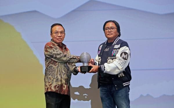 Muatmuat Raih Penghargaan Logistic Service Through Apps of The Year