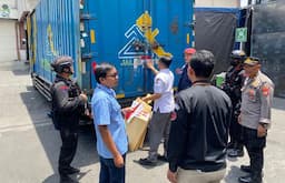 Brimob Bersenjata Laras Panjang Kawal Ketat Distribusi Logistik Pilkada 2024 di Wilayah Jateng