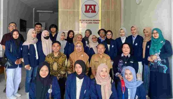 Kunjungi IAI Jawa Tengah, Mahasiswa FE UNIBA Surakarta Peroleh Ini