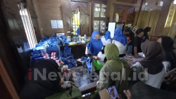 Ratusan Ibu-ibu Hamil Gerudug Kediaman Cawawalkot Tegal Satori