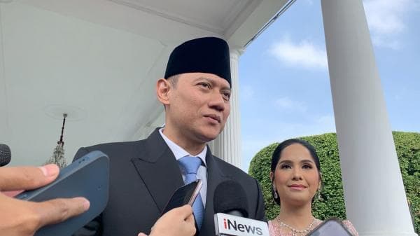 Jelang Pelantikan Menteri Kabinet Merah Putih, AHY Juga Kenakan Dasi Warna Biru Muda