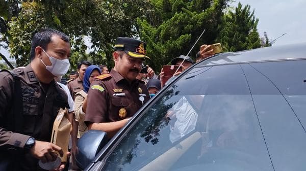 Kejaksaan Ciamis Kampanyekan Antikorupsi dengan Pembagian Stiker