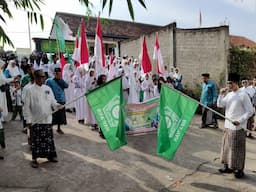 Peringati Hari Santri, Ribuan Santri di Kabupaten Batang Gelar Kirab Merah Putih