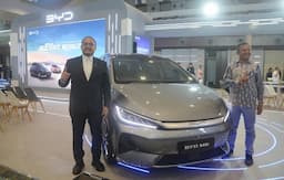 Debut Perdana di GIIAS Semarang 2024, BYD Pamer Kecanggihan Mobil Listrik Mewah M6