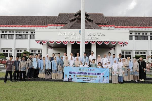 Asep Goparulah Lepas Kafilah Kota Tasikmalaya Menuju FASI XII Tingkat Nasional di Bekasi