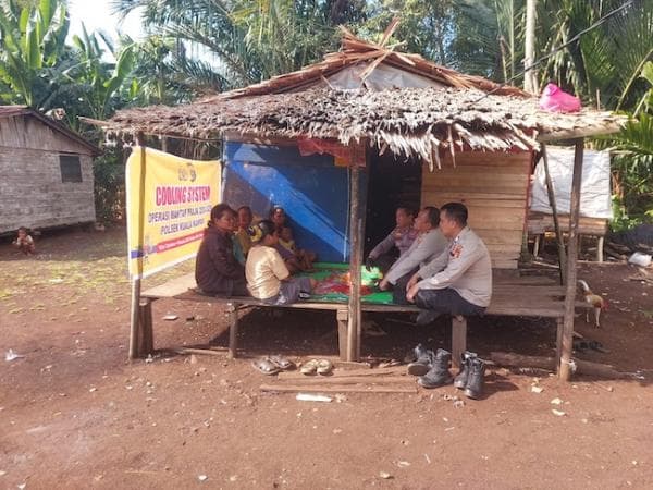 Cerita Polisi di Kuala Kampar Sambangi Warga Ajak Sukseskan Pemilu Damai