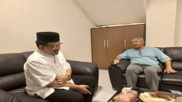 Bertemu Farhan, KH. Athian Ali Titipkan Kehidupan Beragama di Kota Bandun