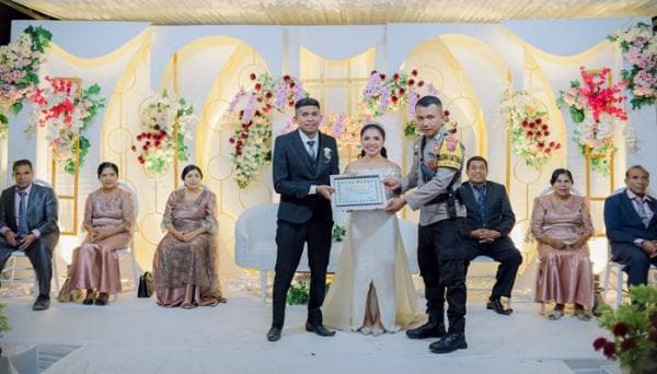 Bhabinkamtibmas Kefamenanu Utara Ingatkan Pengantin Baru tentang Bahaya KDRT