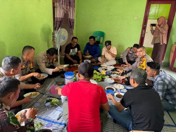 Polsek Bukit Kapur Gelar Kegiatan Jumat Berkah Berupa Makan Siang Bersama Tokoh Masyarakat