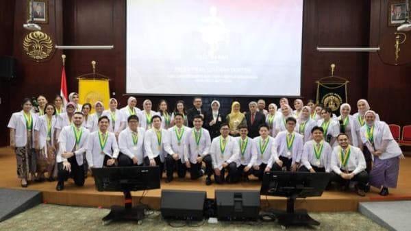 FKUI Lantik dan Sumpah 36 Mahasiswa Batch III Lulusan Dokter Baru