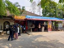 Hadir di Tengah Kota Karawang, Kedai Crayfish Jonnn Tawarkan Menu Serba Lobster