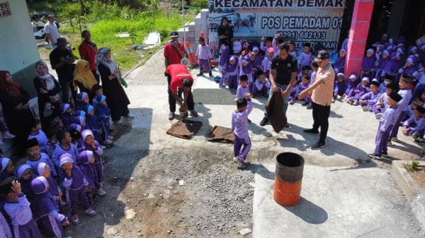 Keseruan Aksi Pemadam Kebakaran Cilik di Demak: Outing Class Siswa TK Qiroati