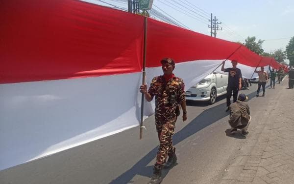 Napak Tilas Jejak Santri, Seribu Banser Ansor Jombang Long March Kirab Merah Putih 15 kilometer