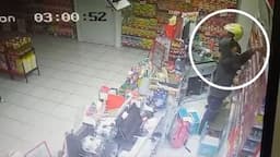 Minimarket di Jalan Raya Gentong Tasikmalaya Dibobol Maling, Aksi 2 Pelaku Santai Terekam CCTV