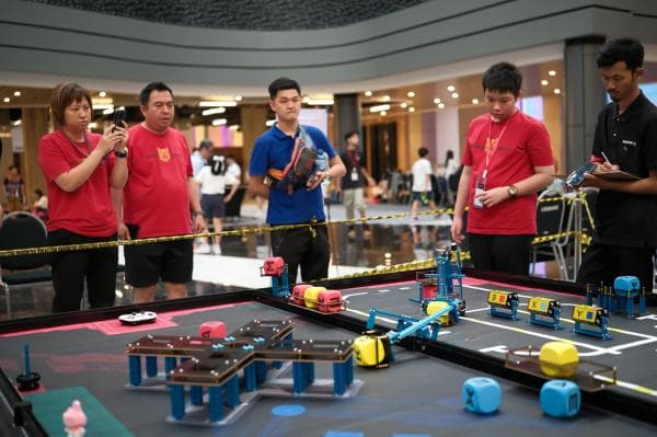 Surabaya Jadi Tuan Rumah Makex Robotics Competition 2024