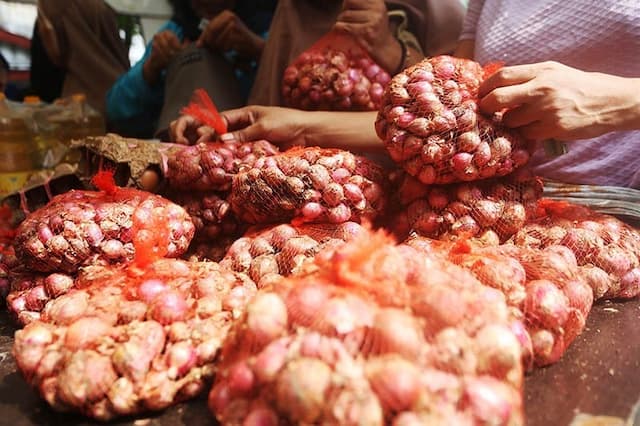 Duh! Harga Beras hingga Bawang Merah Naik di Hari Pertama Prabowo Menjabat