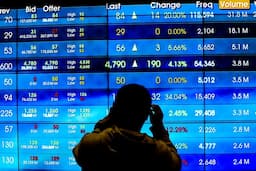 IHSG Dibuka Menguat di Level 7.661, DNAR-CITY Pimpin Top Gainers