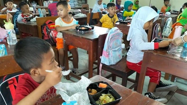 Anggaran Makan Bergizi Gratis Prabowo di 2025 Tembus Rp71 Triliun