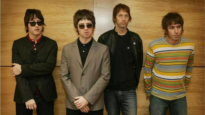 Makna Lagu Champagne Supernova - Oasis, Lengkap dengan Liriknya