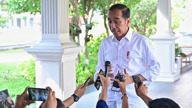 Jokowi Beri Sinyal Reshuffle Kabinet Lagi usai Risma dan Pramono Mundur