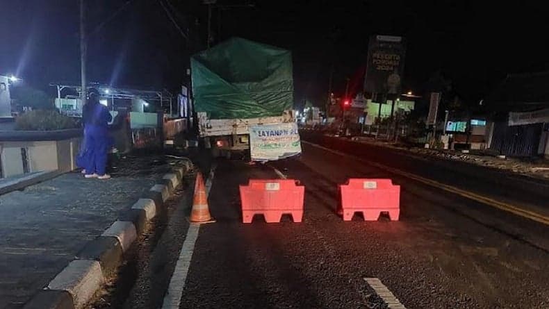 Kecelakaan Maut di Kulonprogo, Pengendara Motor Tewas Tabrak Truk Parkir