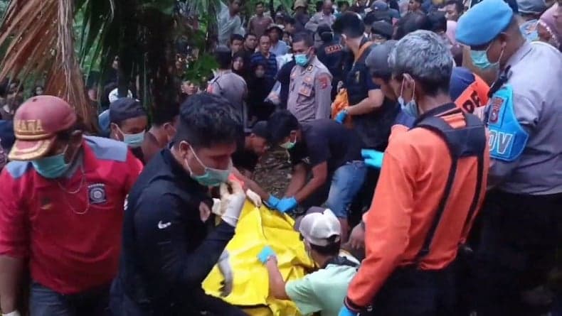 Makam Gadis Penjual Gorengan Masih Ramai Dikunjungi, Warga: Kami Datang Mendoakan Nia