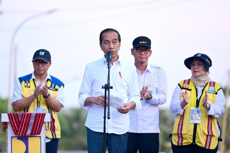 Jokowi Resmikan 27 Ruas Jalan di NTT, Kucurkan Anggaran Rp737 Miliar