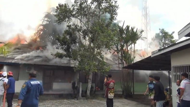 Kebakaran Rumah Dinas Pegawai Telkom di Palangka Raya Diduga akibat Korsleting Listrik