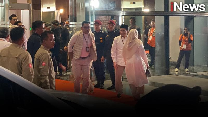 Tiba di Lokasi Debat Pilkada, Ridwan Kamil Berjoget Bersama Pendukung RIDO