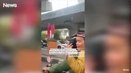 Video Ustaz Maulana Lambaikan Tangan Tak Pakai Helm Dibonceng Motor di Makassar