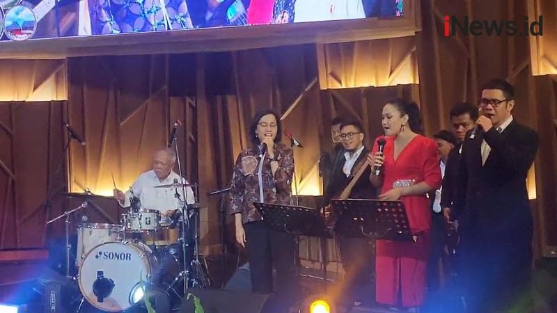 Momen Basuki Ngeband Bareng Sri Mulyani Nyanyikan Lagu 'Menghitung Hari'  Jelang Berakhirnya Kabinet Jokowi