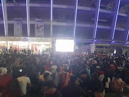 Suporter Garuda Padati Plaza Utara SUGBK Nobar Timnas Indonesia Vs China