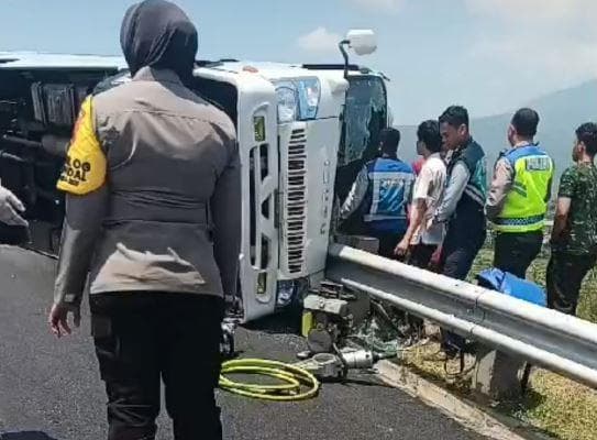 Kronologi Minibus Rombongan Santri Bantul Kecelakaan di Tol Ungaran Tewaskan 4 Orang